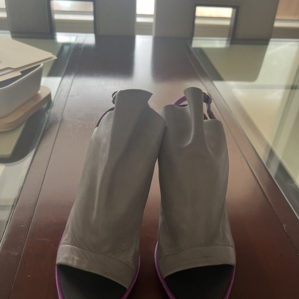 Balenciaga Cagole Leather Heels - Picture 5 of 5